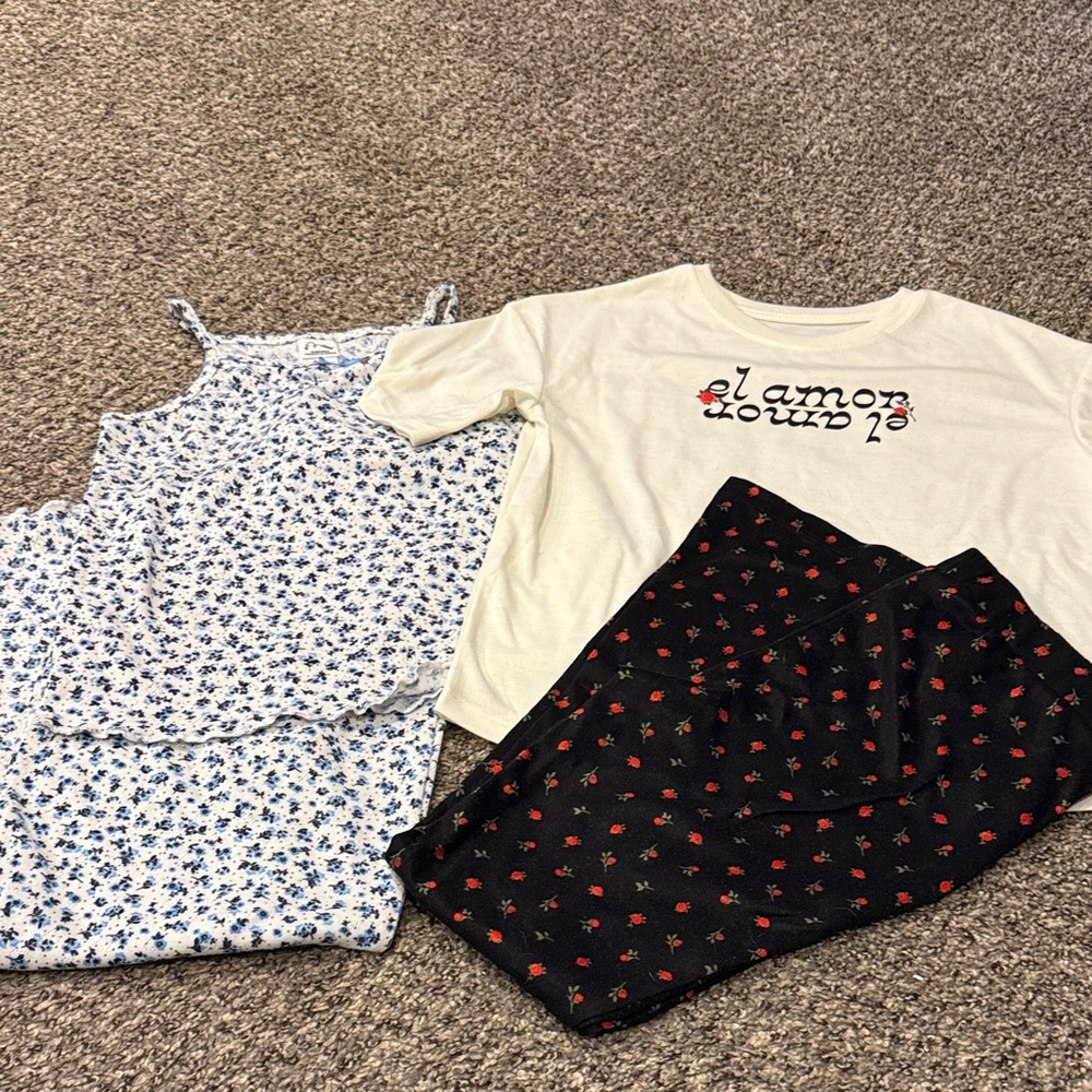 art class White and Black Pajama Set with Floral Design size 14